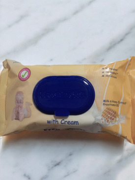 FRESHINSOFT PREMİUM ISLAK HAVLU- KREMALI SÜT-BAL ÖZLÜ 60 1*24